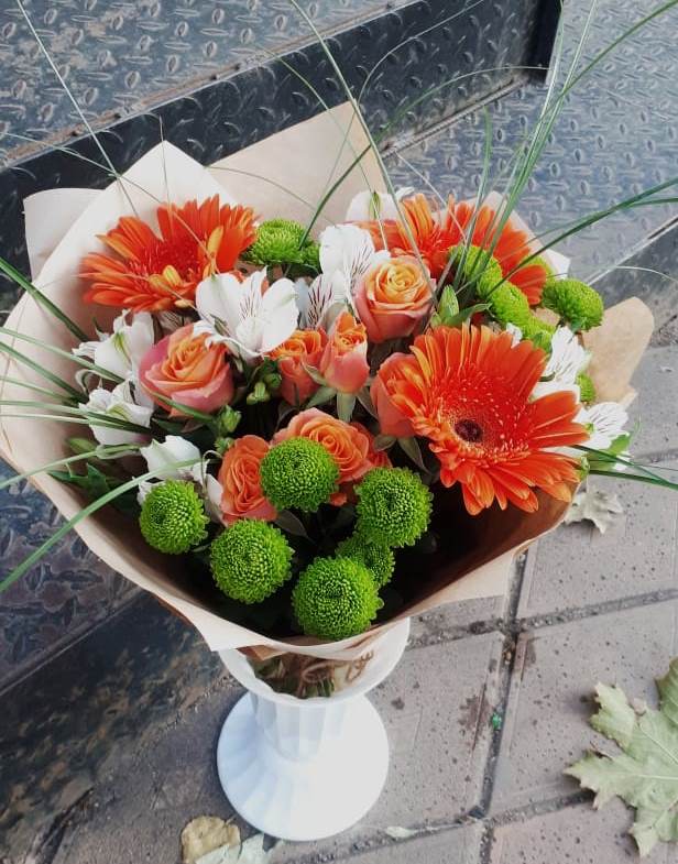 Букет цветов из: Герберы, Хризантемы, Альстромерии и Розы в Ильинское-Хованское