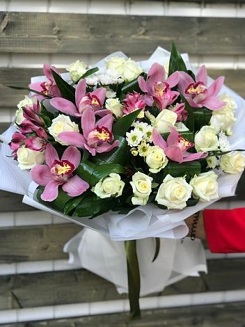 Букет цветов из: Розы и Хризантемы в Ильинское-Хованское