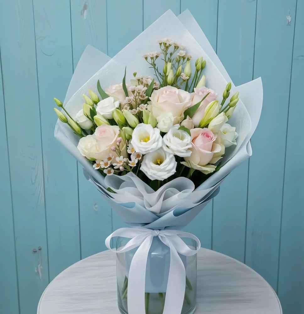 Букет цветов из: Розы и Лизиантусы в Ильинское-Хованское