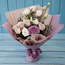 Букет цветов из:  Розы и Лизиантусы в Ильинское-Хованское
