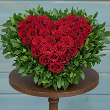 Цветочная композиция из Розы в виде сердца в Ильинское-Хованское