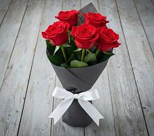 Букет 5 Красных роз Эдлесс Лав в Ильинское-Хованское