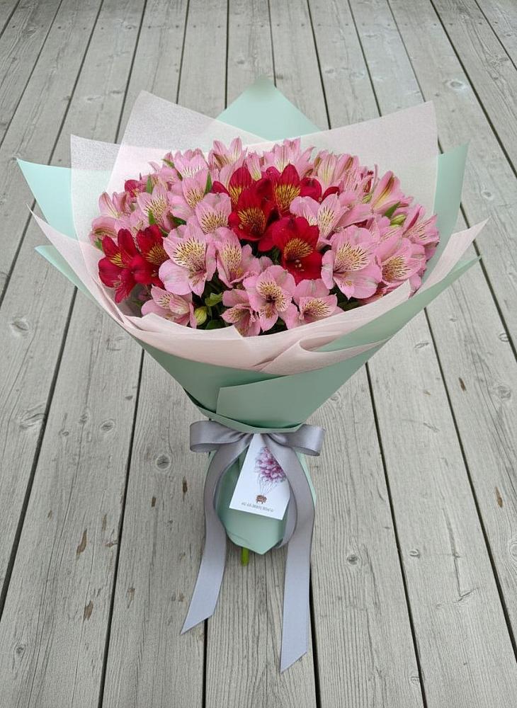 Букет цветов из: Альстромерии в Ильинское-Хованское