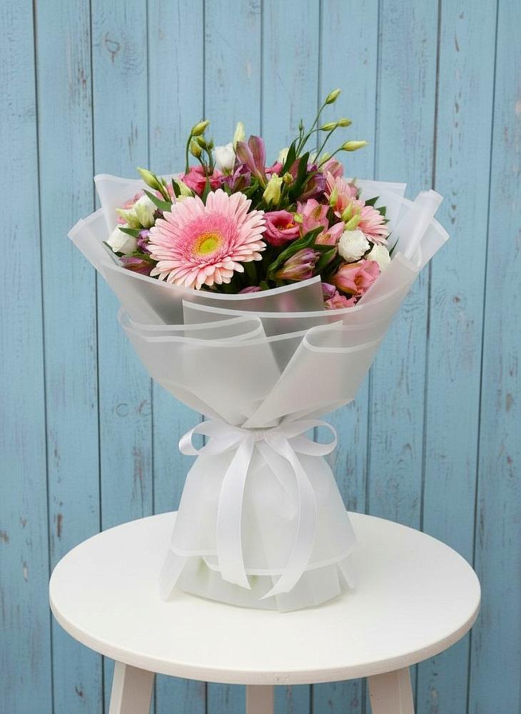 Букет цветов из: Герберы, Альстромерии и Лизиантусы в Ильинское-Хованское