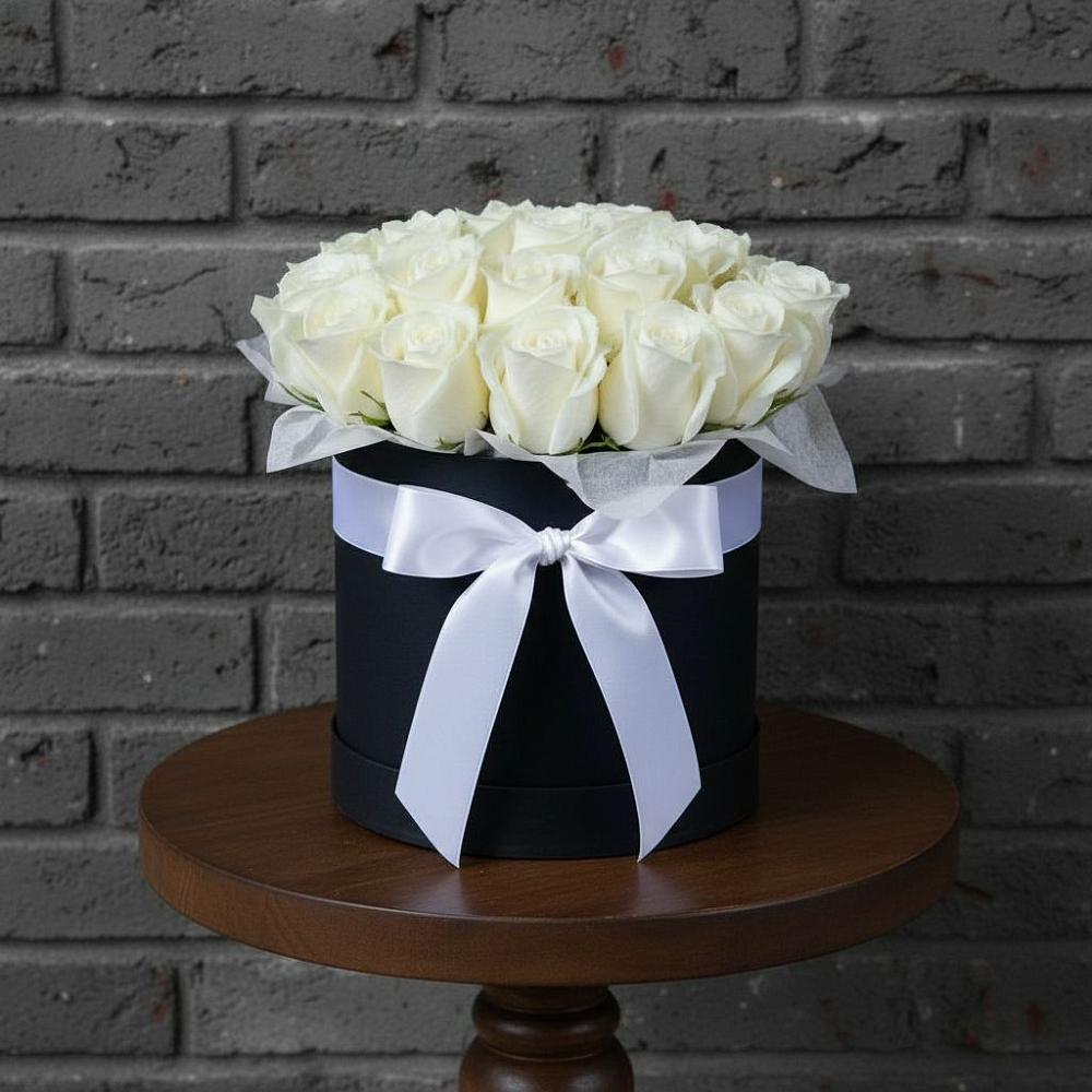 Цветочная композиция из Розы в шляпной коробке в Ильинское-Хованское