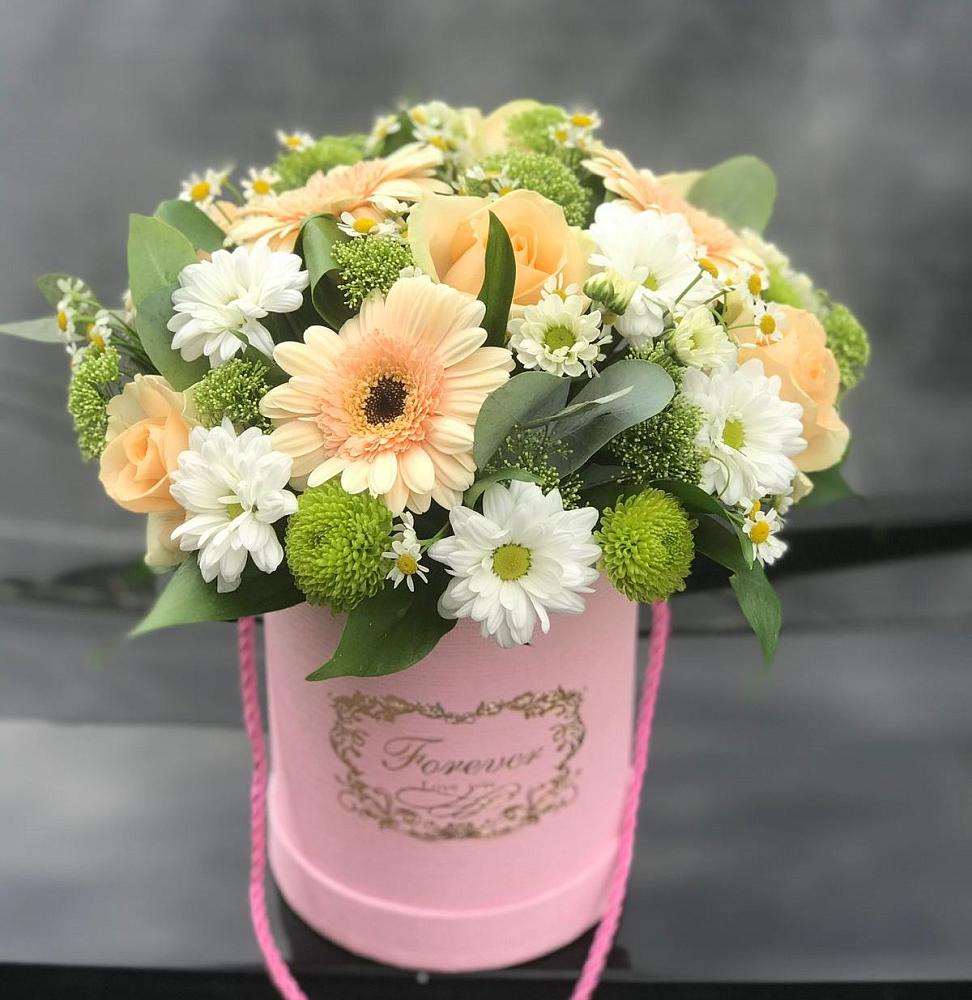 Цветочная композиция из Розы, Герберы и Хризантемы в шляпной коробке в Ильинское-Хованское