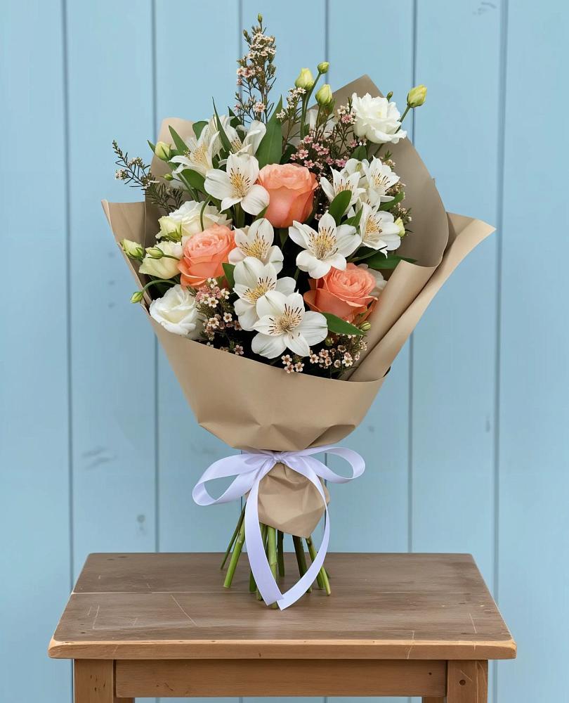 Букет цветов из: Альстромерии, Лизиантусы, Розы и Хризантемы в Ильинское-Хованское