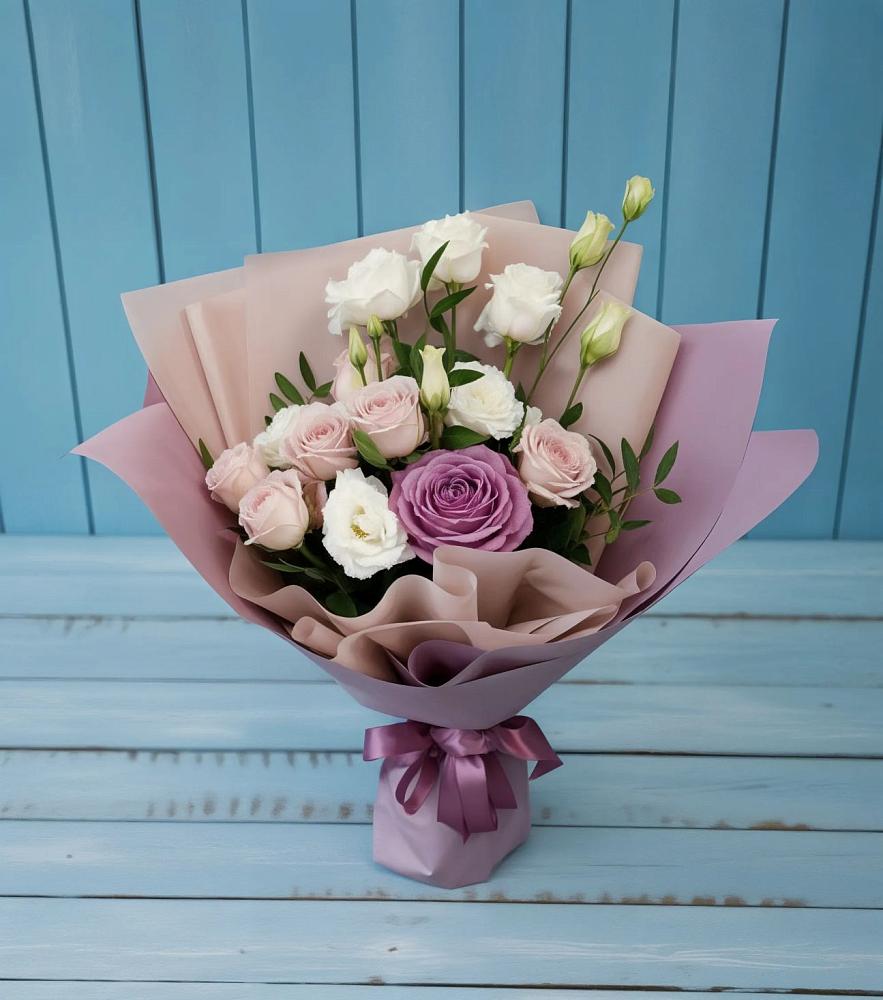 Букет цветов из: Розы и Лизиантусы в Ильинское-Хованское